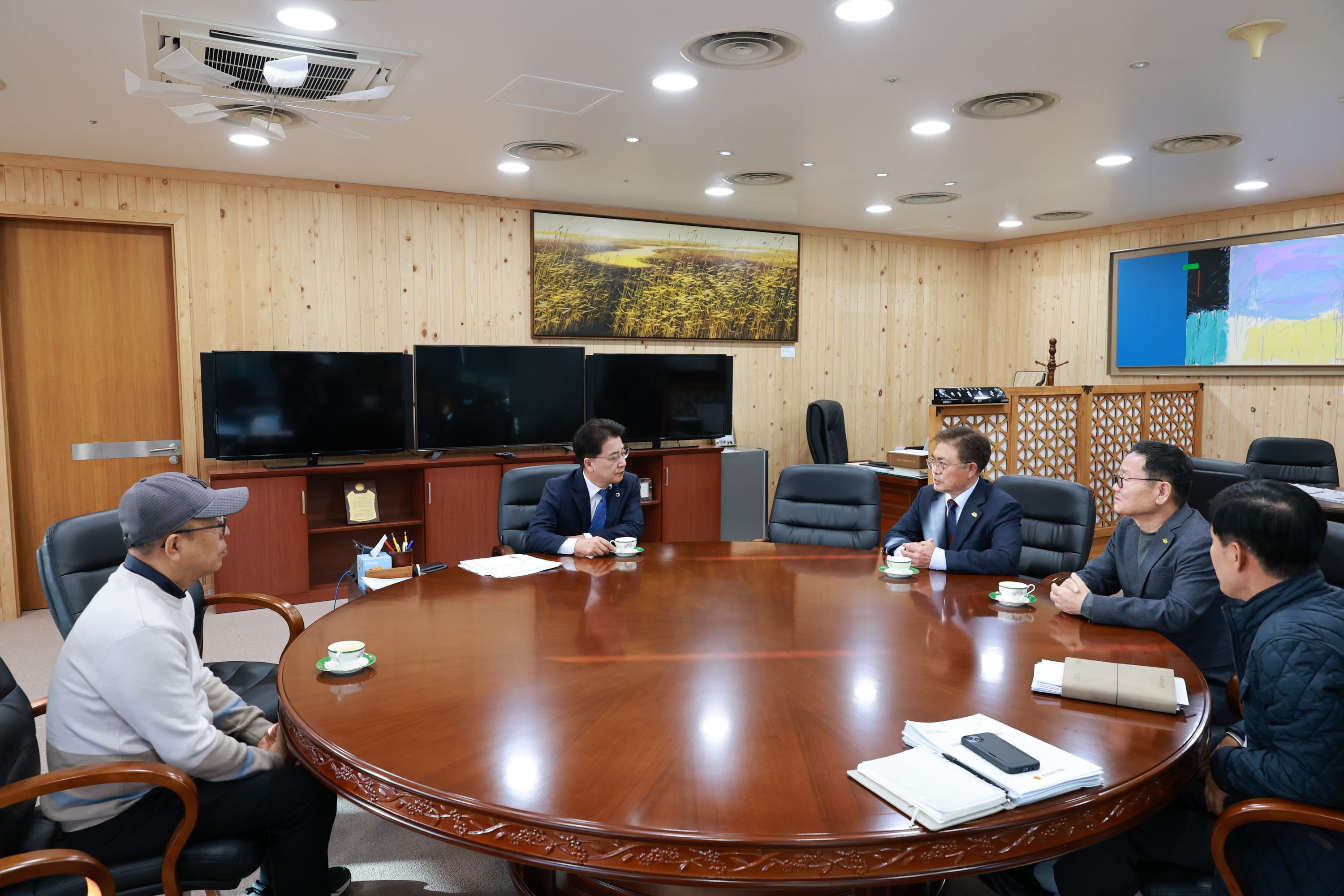 25년11월14일 전남상인연합회 회장 접견 - 0095