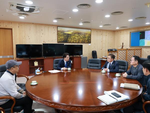 25년11월14일 전남상인연합회 회장 접견 - 009 5