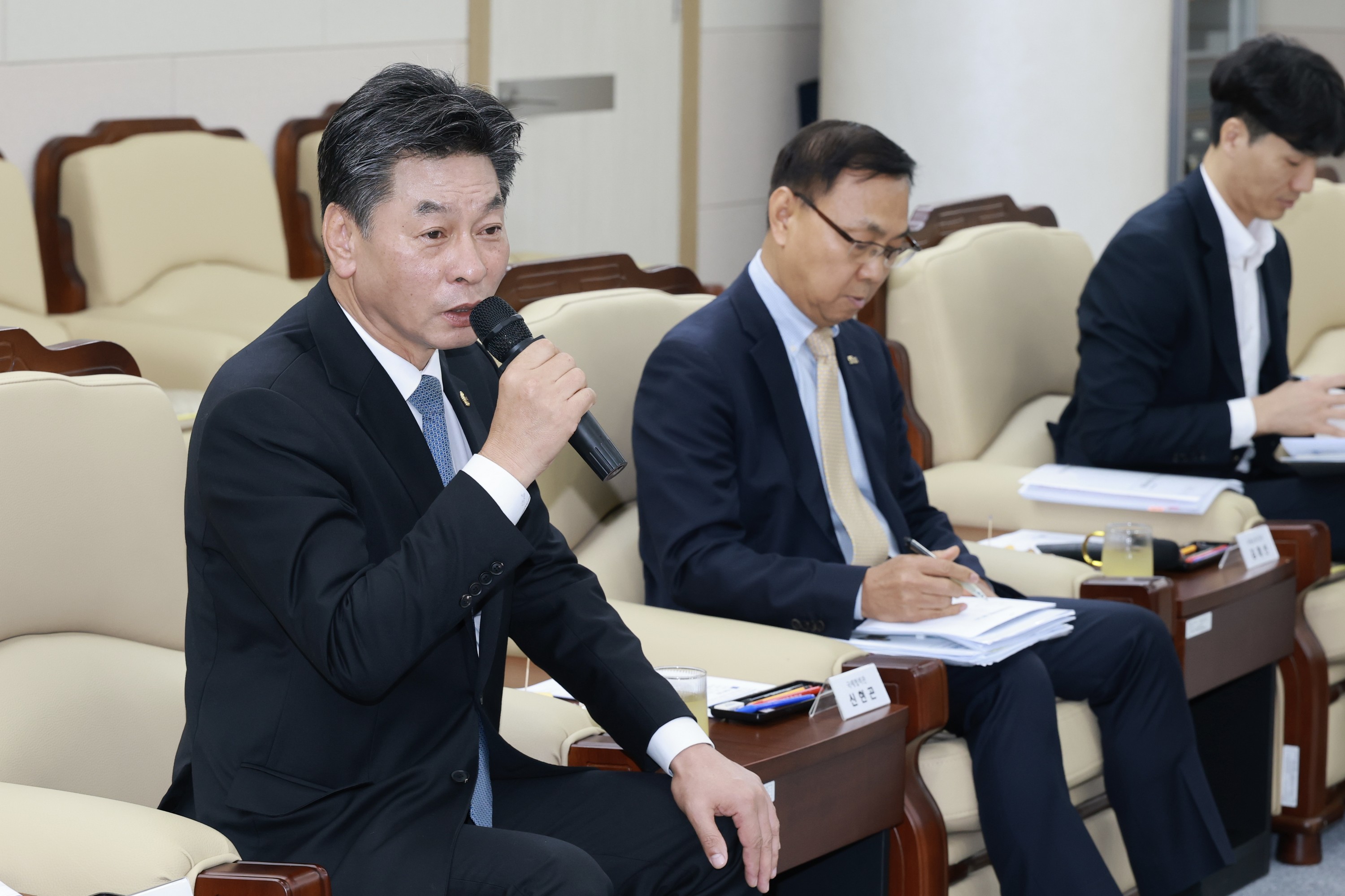 25년11월17일 한ㆍ중 관광 우호교류 및 무안공항 재개항 촉구 간담회 - 0111