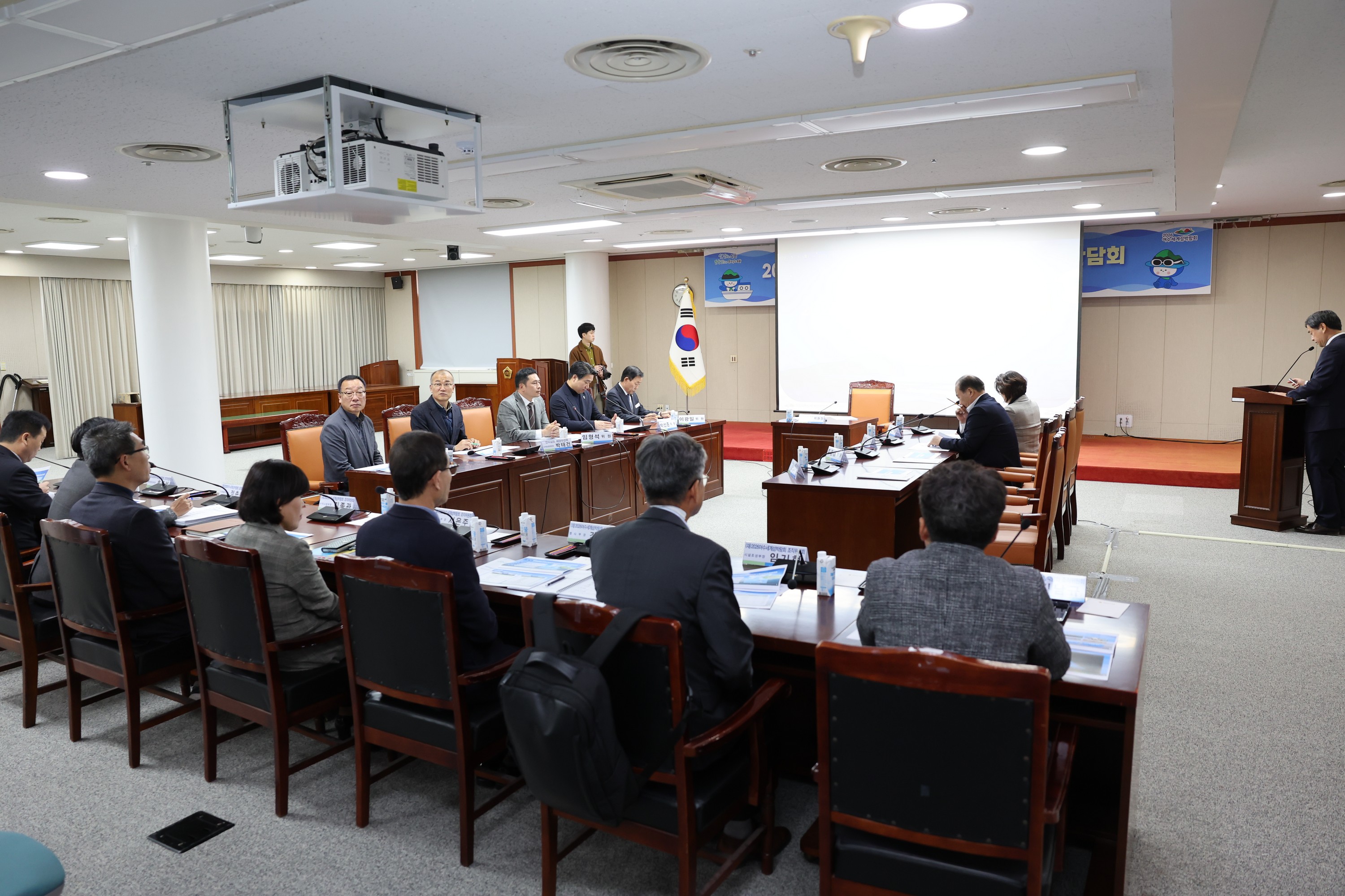 25년11월17일 2026여수세계섬박람회 지원 특별위원회 간담회 - 0094