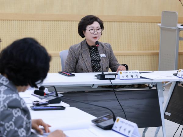 25년11월17일 가족행복 정책 특별위원회 정책 간담회 - 006 9