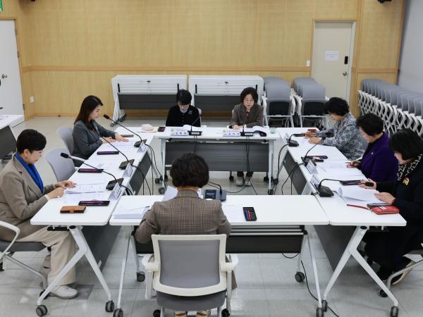 25년11월17일 가족행복 정책 특별위원회 정책 간담회 - 008 6