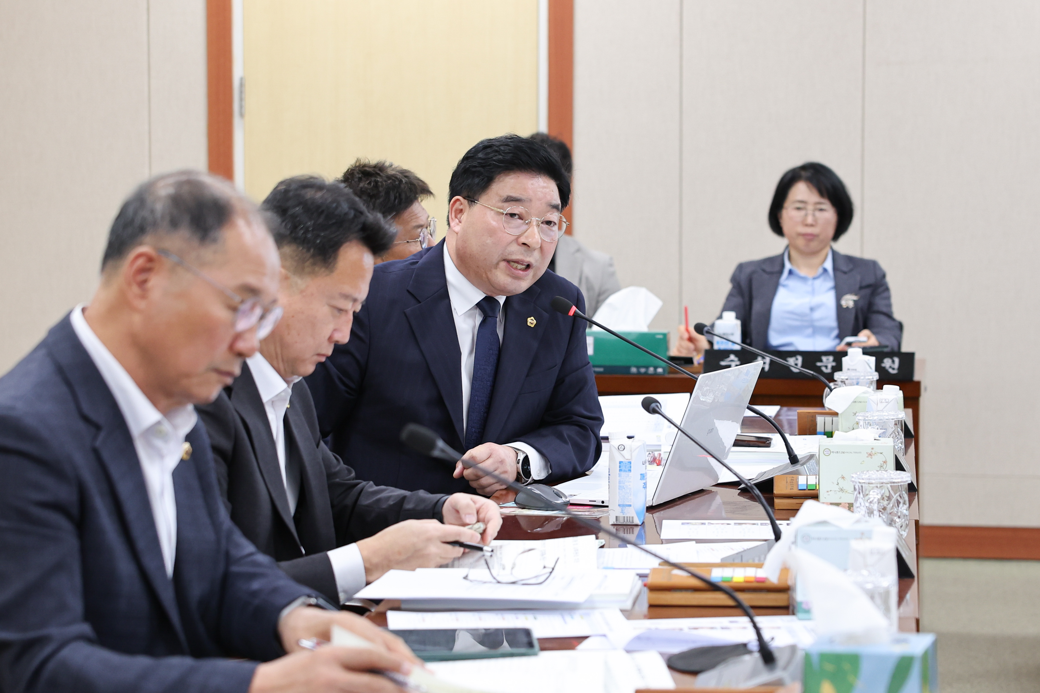 25년11월10일 제395회 제2차 경제관광문화위원회 행정사무감사 및 회의 (19)4
