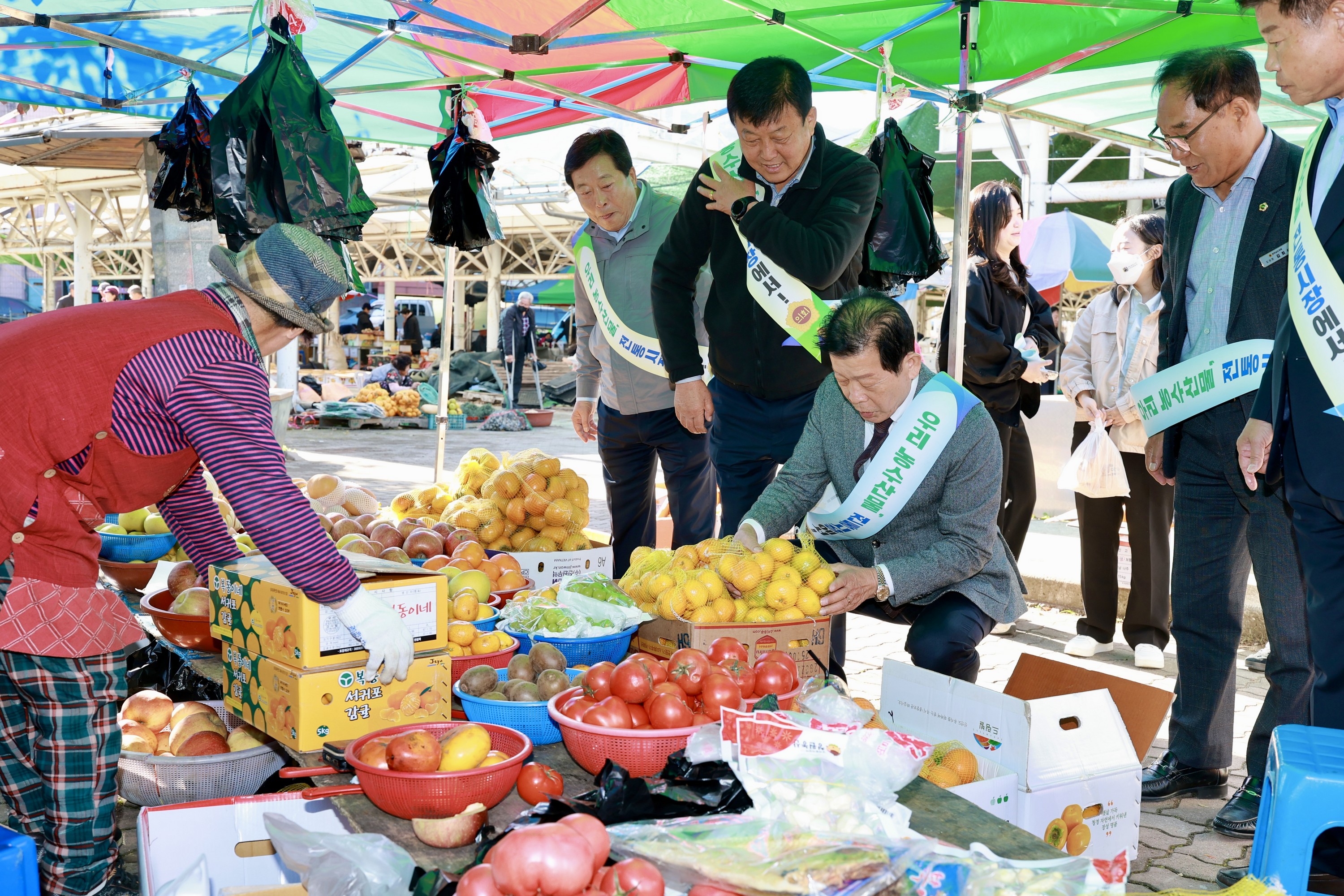 25년11월10일 농수산위원회 전통시장 장보기 캠페인 - 0613