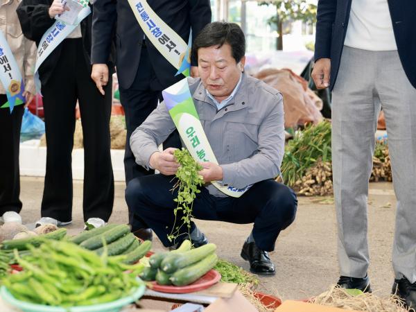 25년11월10일 농수산위원회 전통시장 장보기 캠페인 - 013 3