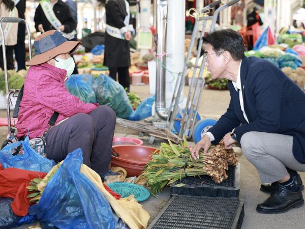 25년11월10일 농수산위원회 전통시장 장보기 캠페인 - 007 2