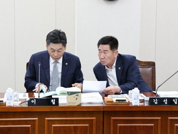 25년11월10일 제395회 제2차 정례회 기획행정위원회 행정사무감사 및 회의 (4) 6