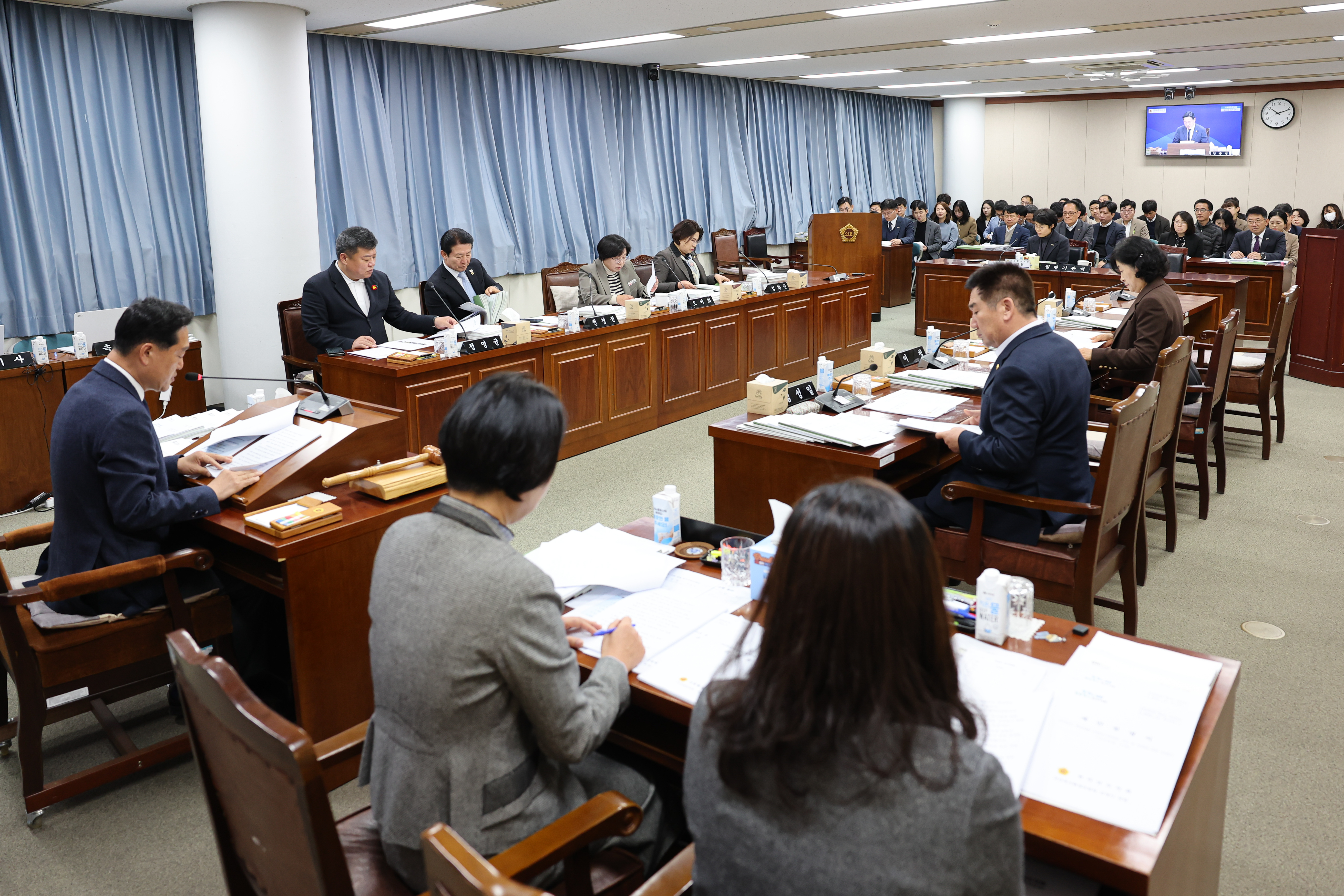 25년11월19일 제395회 제2차 정례회 기획행정위원회 예산안 심사 등 회의 (4)4