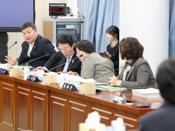 25년11월19일 제395회 제2차 정례회 기획행정위원회 예산안 심사 등 회의 (47) 4