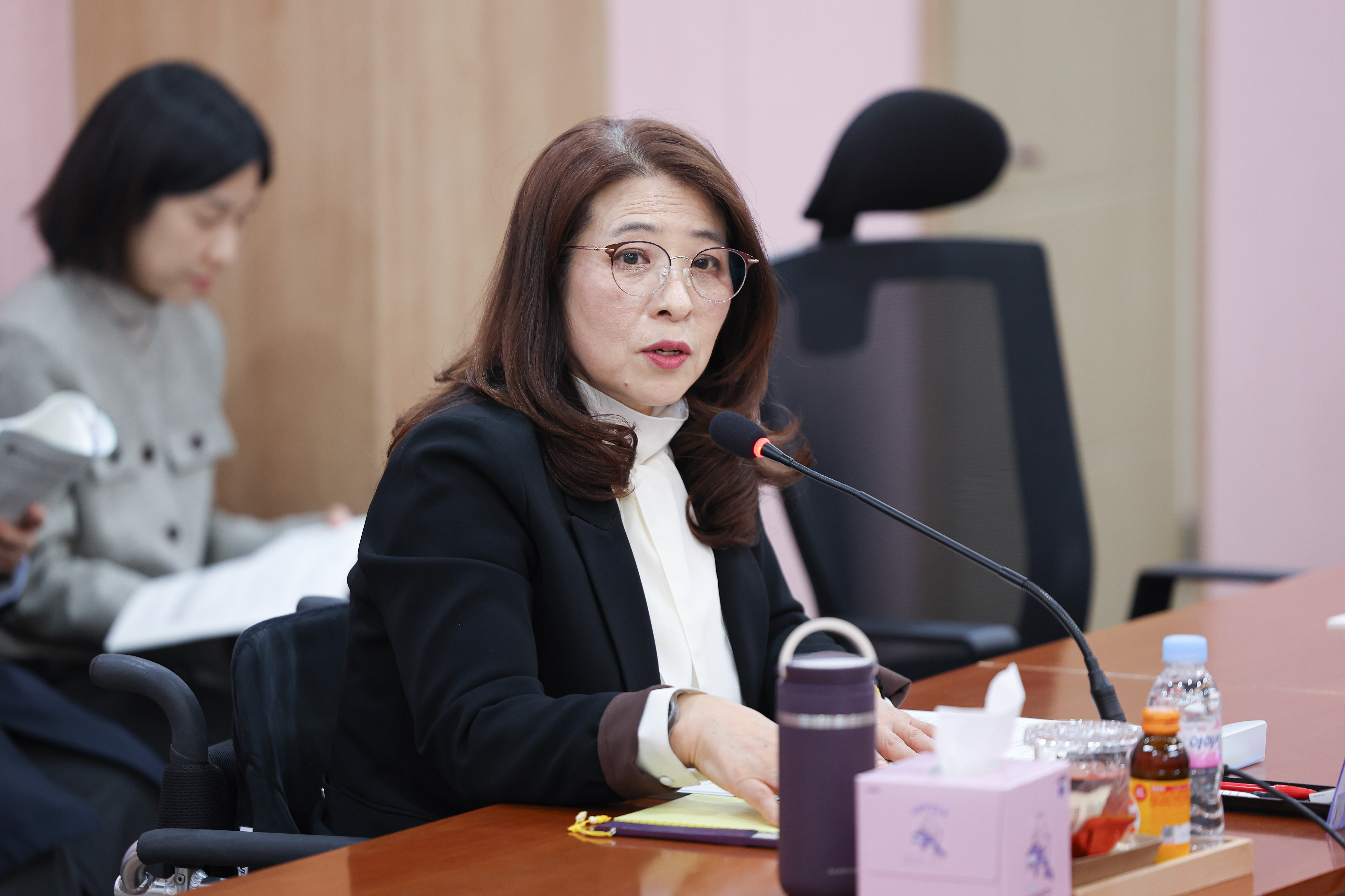 25년11월06일 제395회 제2차 정례회 보건복지환경위윈회 행정사무감사 등 회의 (강진의료원) (12)3