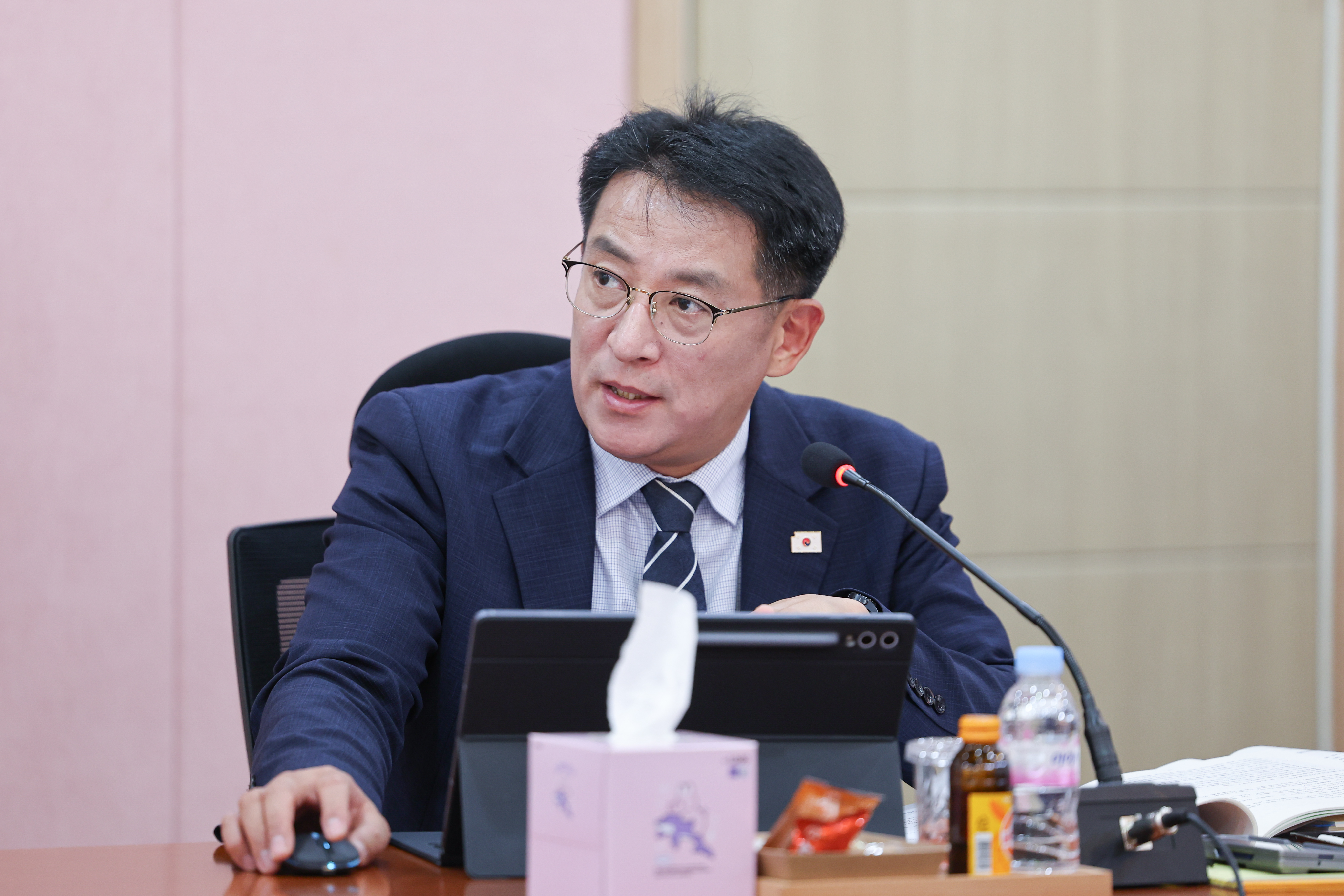 25년11월06일 제395회 제2차 정례회 보건복지환경위윈회 행정사무감사 등 회의 (강진의료원) (29)5