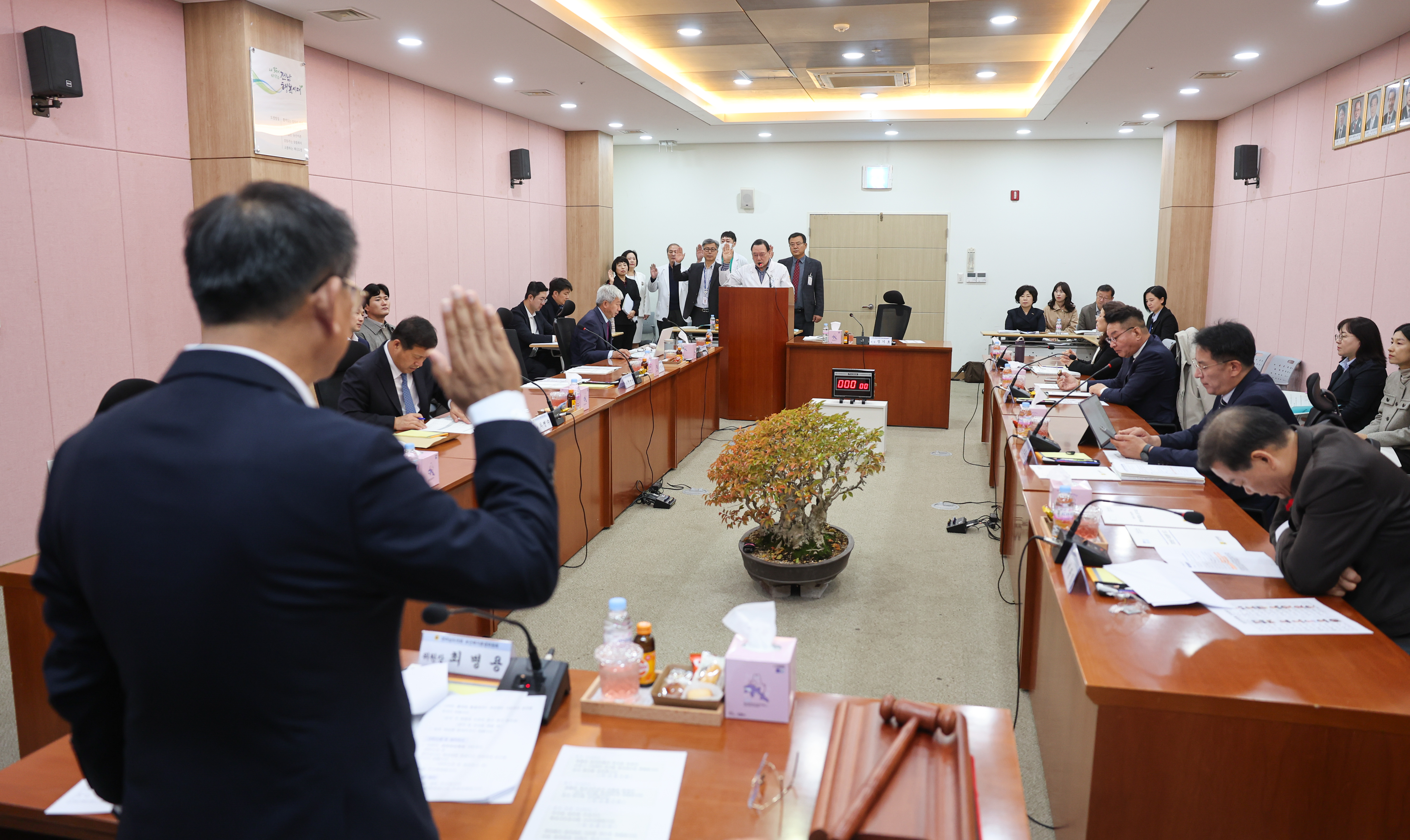 25년11월06일 제395회 제2차 정례회 보건복지환경위윈회 행정사무감사 등 회의 (강진의료원) (3)3