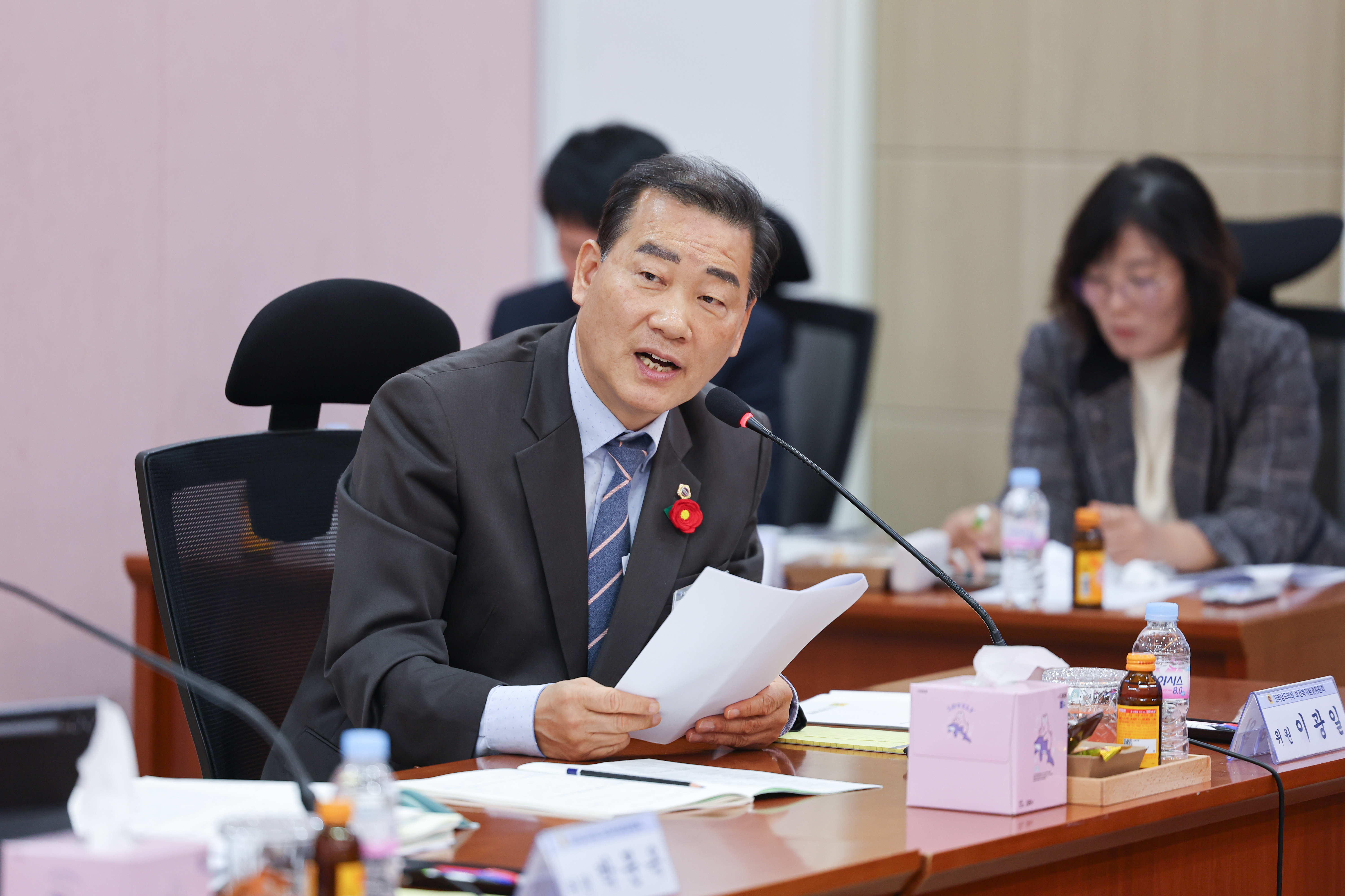 25년11월06일 제395회 제2차 정례회 보건복지환경위윈회 행정사무감사 등 회의 (강진의료원) (48)5