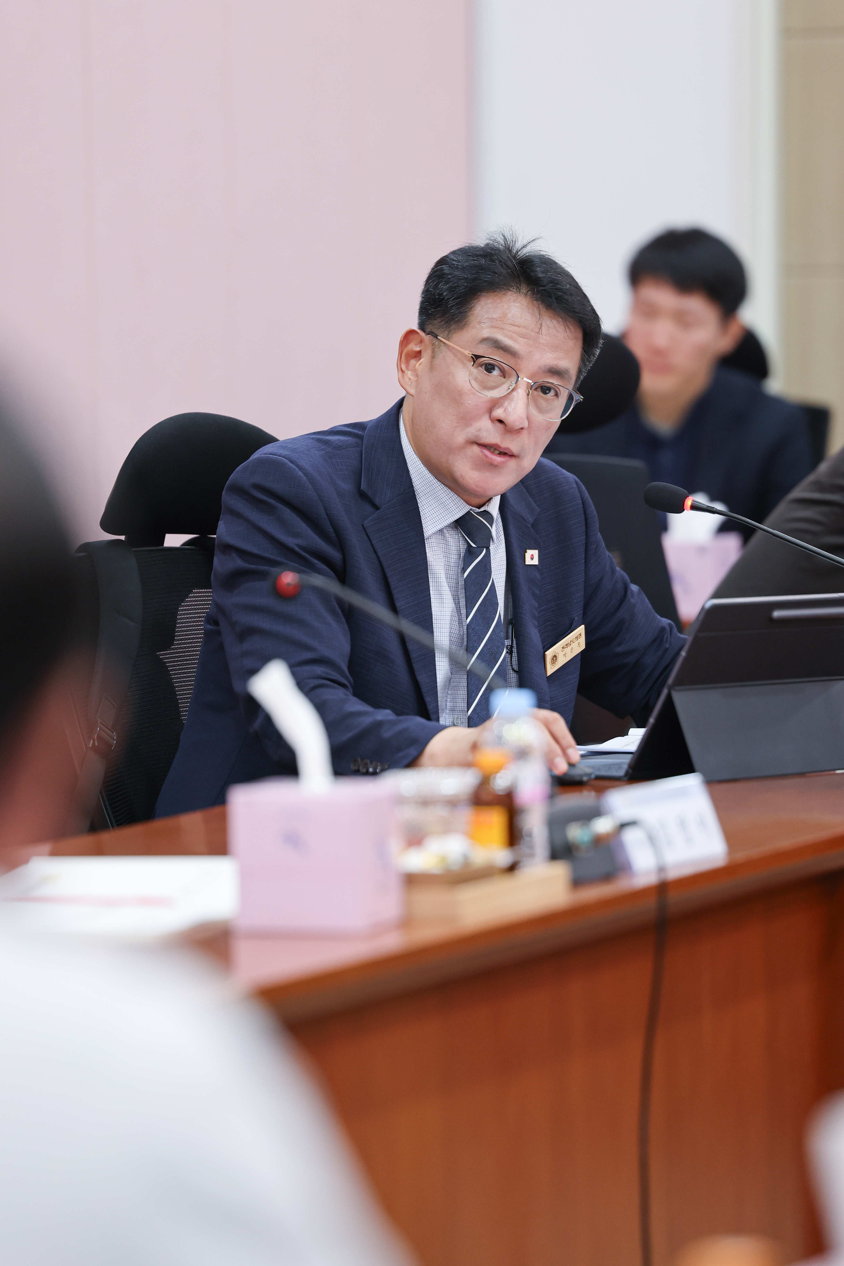 25년11월06일 제395회 제2차 정례회 보건복지환경위윈회 행정사무감사 등 회의 (강진의료원) (27)1