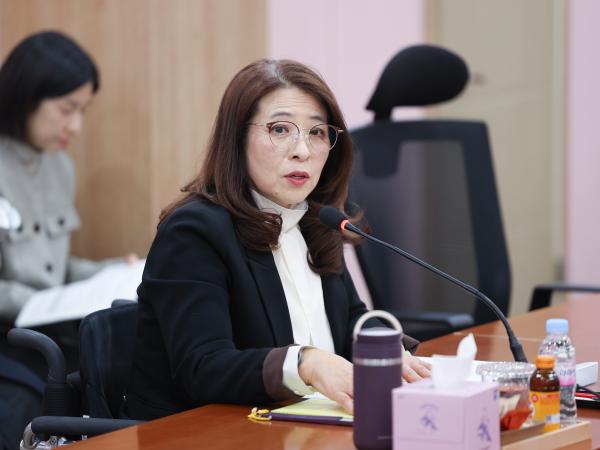 25년11월06일 제395회 제2차 정례회 보건복지환경위윈회 행정사무감사 등 회의 (강진의료원) (12) 3