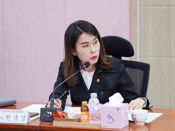 25년11월06일 제395회 제2차 정례회 보건복지환경위윈회 행정사무감사 등 회의 (강진의료원) (40) 3