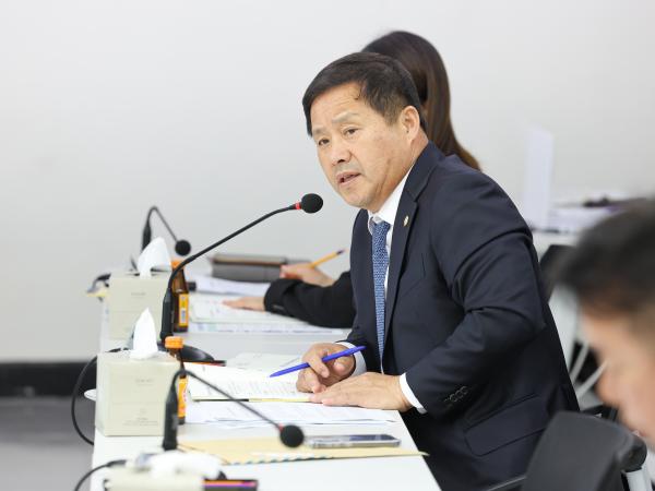 제395회 제2차 정례회 보건복지환경위윈회 행정사무감사 등 회의 첨부이미지 : 25년11월06일 제395회 제2차 정례회 보건복지환경위윈회 행정사무감사 등 회의 (환경산업진흥원) (13).jpg