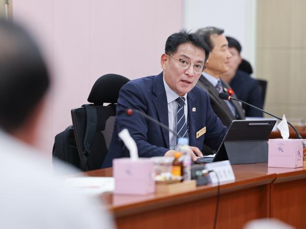 25년11월06일 제395회 제2차 정례회 보건복지환경위윈회 행정사무감사 등 회의 (강진의료원) (26) 6