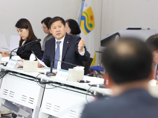 제395회 제2차 정례회 보건복지환경위윈회 행정사무감사 등 회의 첨부이미지 : 25년11월06일 제395회 제2차 정례회 보건복지환경위윈회 행정사무감사 등 회의 (환경산업진흥원) (19).jpg