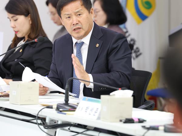 제395회 제2차 정례회 보건복지환경위윈회 행정사무감사 등 회의 첨부이미지 : 25년11월06일 제395회 제2차 정례회 보건복지환경위윈회 행정사무감사 등 회의 (환경산업진흥원) (20).jpg