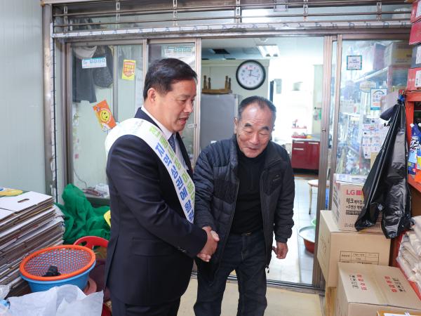 보건복지환경위원회 전통시장 장보기 캠페인 첨부이미지 : 25년11월06일 보건복지환경위원회 전통시장 장보기 캠페인 (6).jpg