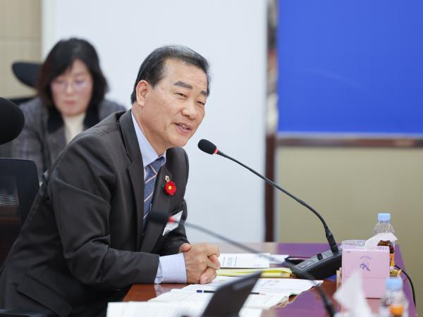 25년11월06일 제395회 제2차 정례회 보건복지환경위윈회 행정사무감사 등 회의 (강진의료원) (46) 4