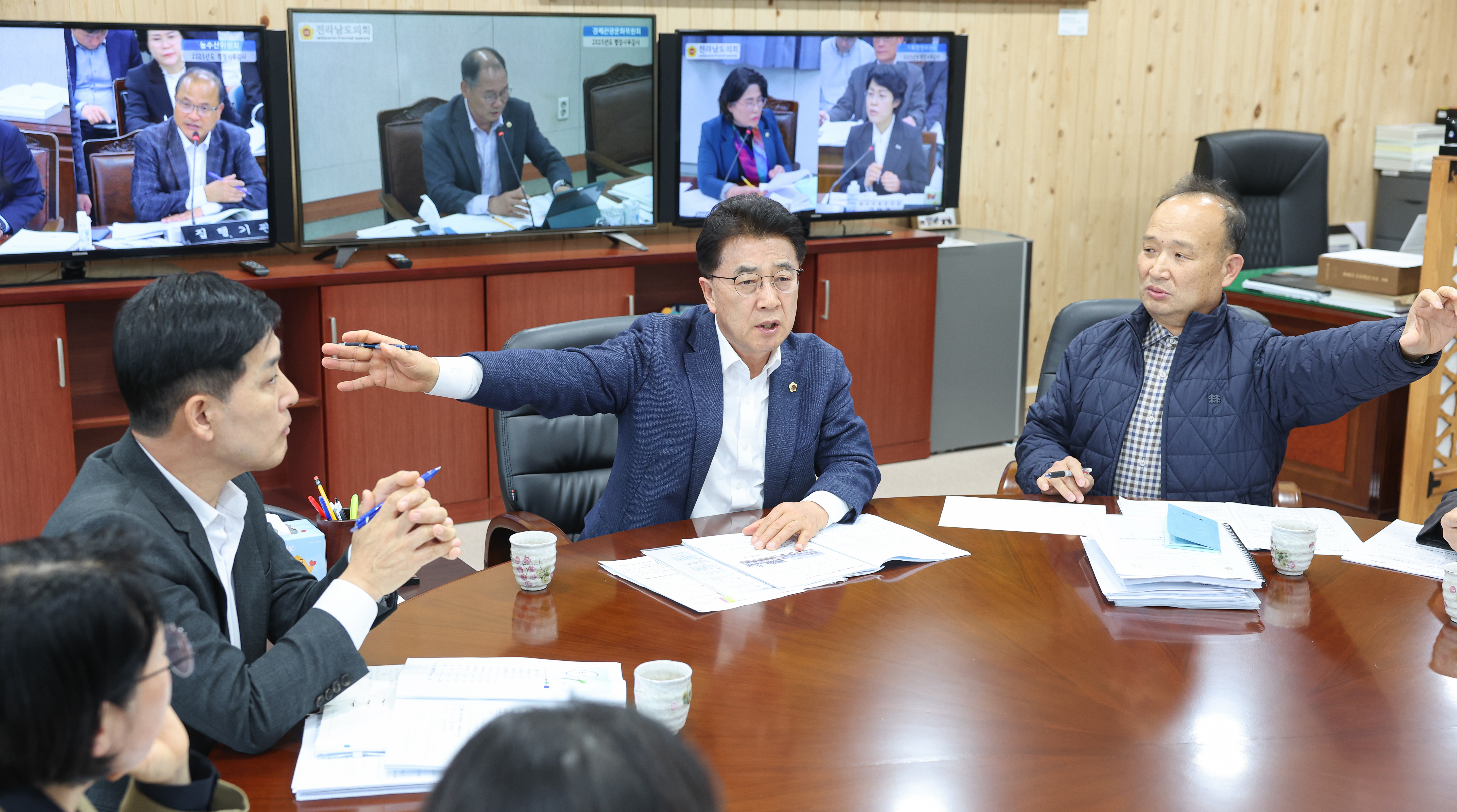 25년11월04일 11월 월례 정책회의 (5)6