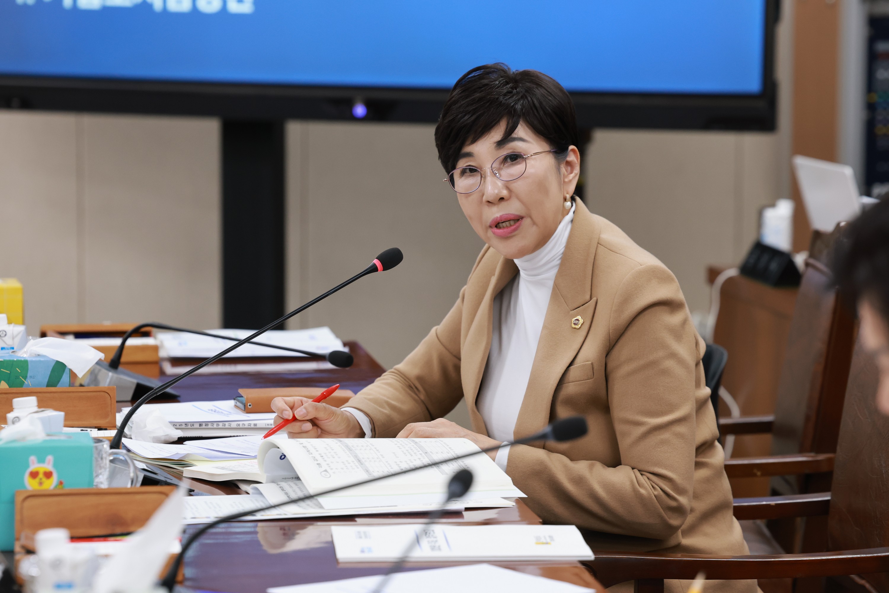 제395회 제2차 정례회 경제관광문화위원회 행정사무감사 첨부이미지 : 25년11월04일 제395회 제2차 정례회 경제관광문화위원회 행정사무감사 - 095.jpg