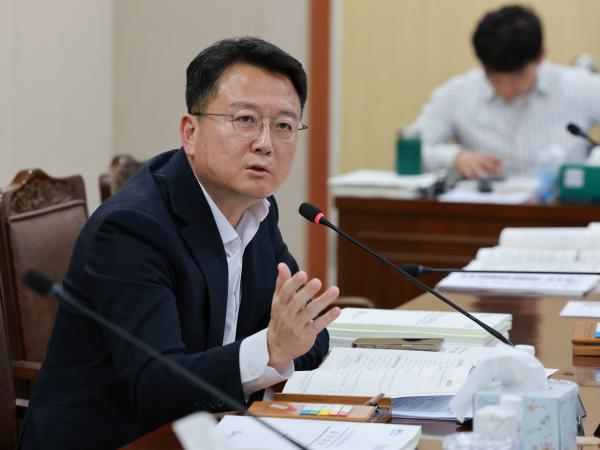 제395회 제2차 정례회 경제관광문화위원회 행정사무감사 첨부이미지 : 25년11월04일 제395회 제2차 정례회 경제관광문화위원회 행정사무감사 - 063.jpg