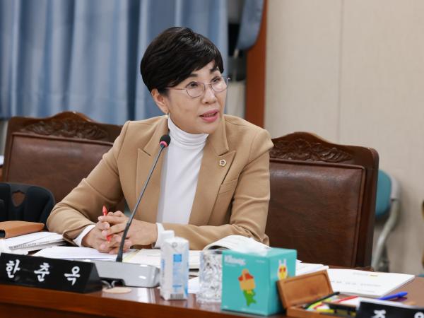 제395회 제2차 정례회 경제관광문화위원회 행정사무감사 첨부이미지 : 25년11월04일 제395회 제2차 정례회 경제관광문화위원회 행정사무감사 - 089.jpg