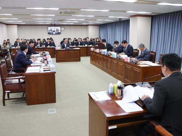 제395회 제2차 정례회 농수산위원회 회의 첨부이미지 : 25년11월04일 제395회 제2차 정례회 농수산위원회 회의 (6).jpg