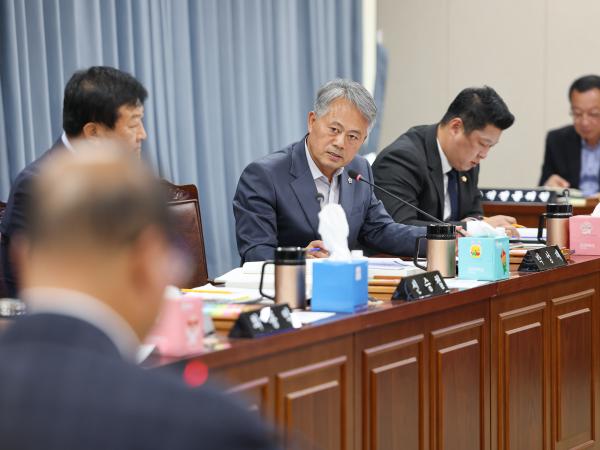 제395회 제2차 정례회 농수산위원회 회의 첨부이미지 : 25년11월04일 제395회 제2차 정례회 농수산위원회 회의 (31).jpg