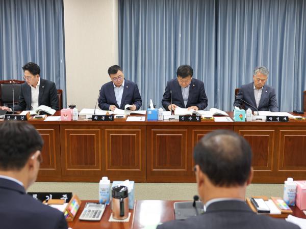 제395회 제2차 정례회 농수산위원회 회의 첨부이미지 : 25년11월04일 제395회 제2차 정례회 농수산위원회 회의 (7).jpg