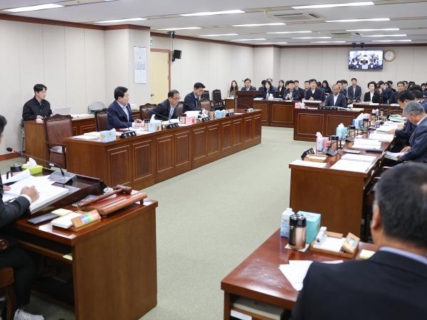 제395회 제2차 정례회 농수산위원회 회의 첨부이미지 : 25년11월04일 제395회 제2차 정례회 농수산위원회 회의 (5).jpg