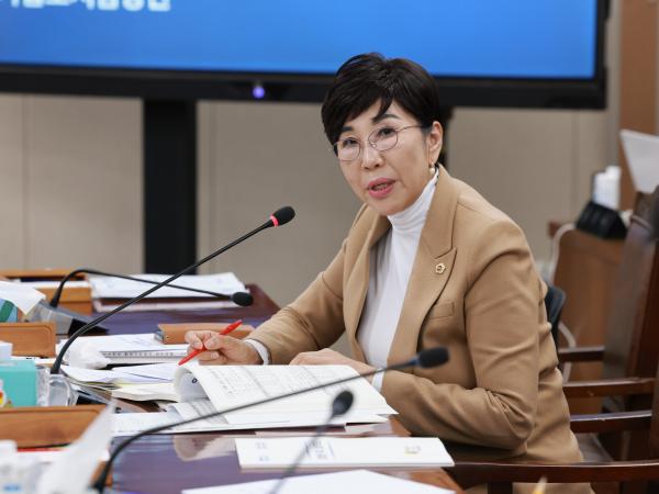 제395회 제2차 정례회 경제관광문화위원회 행정사무감사 첨부이미지 : 25년11월04일 제395회 제2차 정례회 경제관광문화위원회 행정사무감사 - 095.jpg