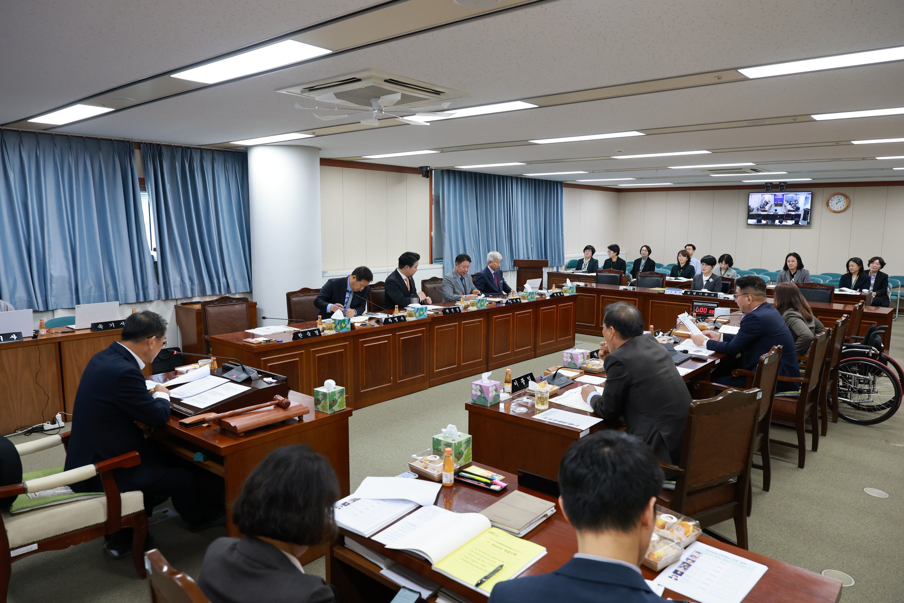 제395회 제2차 정례회 보건복지환경위원회 행정사무감사 첨부이미지 : 25년11월07일 제395회 제2차 정례회 보건복지환경위원회 행정사무감사 - 025.jpg