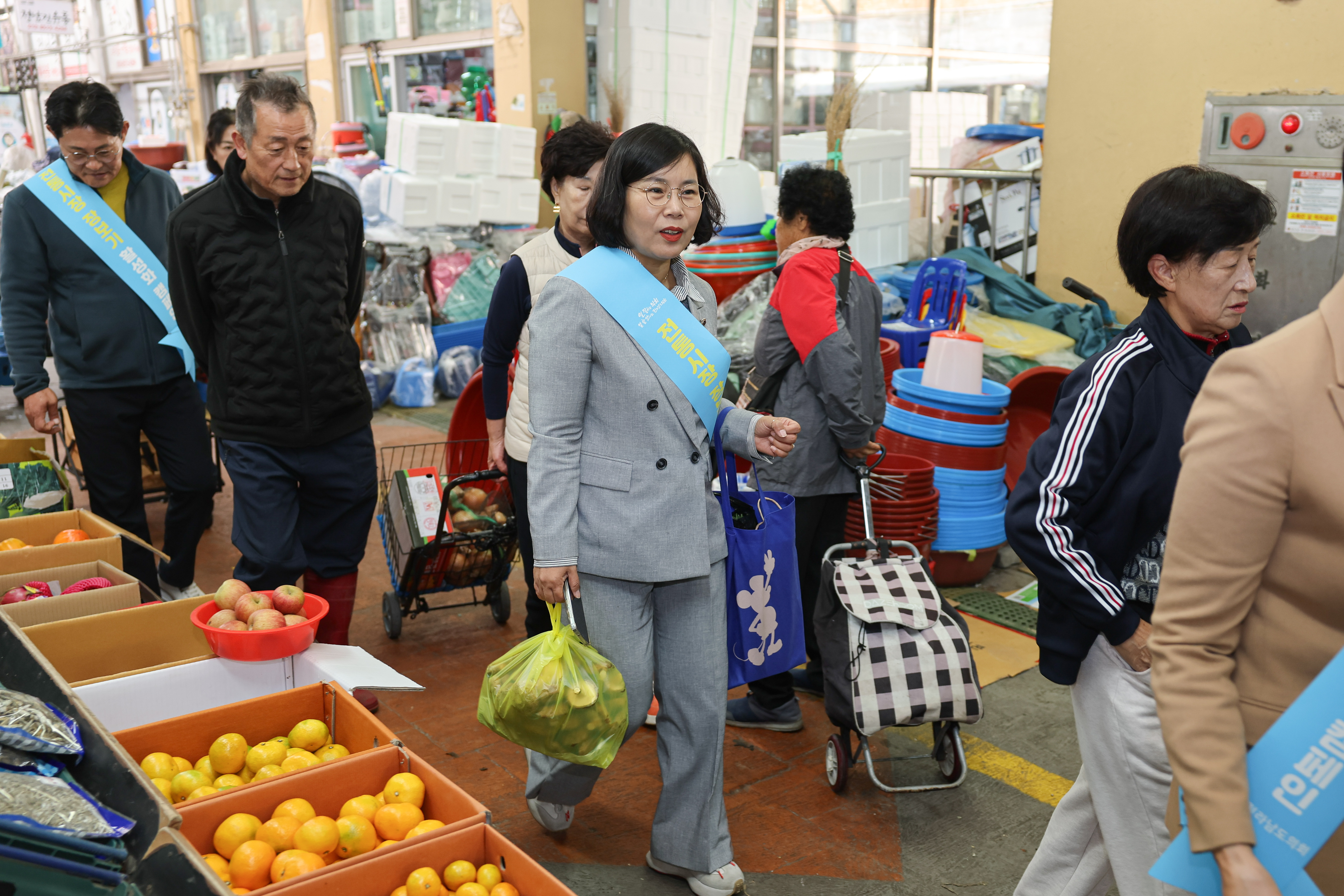 25년11월07일 경제관광문화위원회 전통시장 장보기 캠페인 (42)2