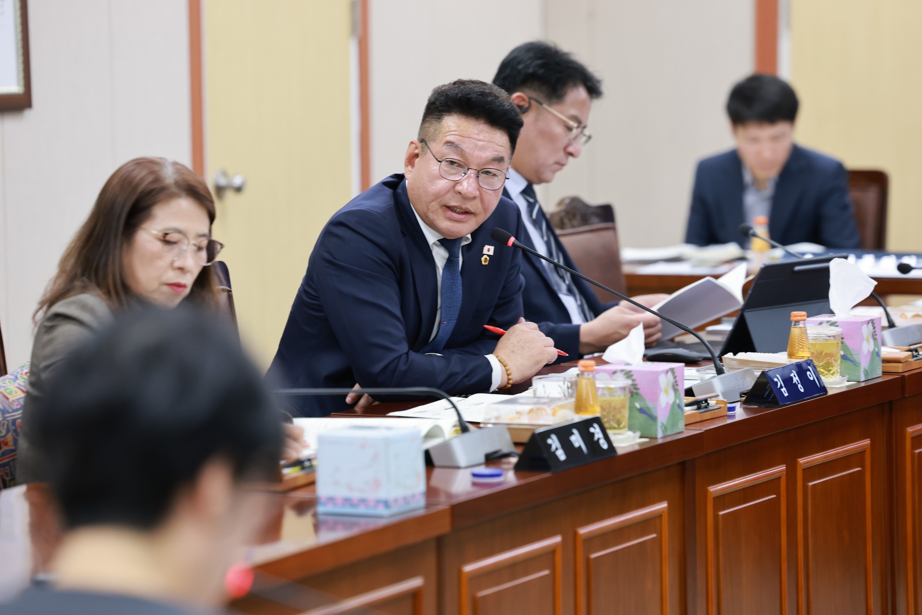 제395회 제2차 정례회 보건복지환경위원회 행정사무감사 첨부이미지 : 25년11월07일 제395회 제2차 정례회 보건복지환경위원회 행정사무감사 - 051.jpg