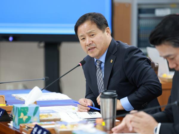 제395회 제2차 정례회 보건복지환경위원회 행정사무감사 첨부이미지 : 25년11월07일 제395회 제2차 정례회 보건복지환경위원회 행정사무감사 - 065.jpg