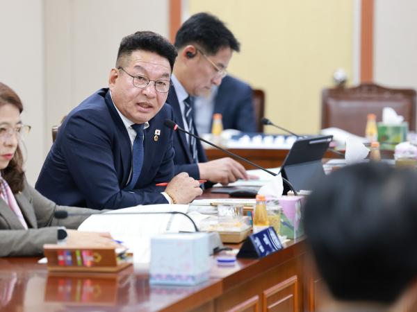 제395회 제2차 정례회 보건복지환경위원회 행정사무감사 첨부이미지 : 25년11월07일 제395회 제2차 정례회 보건복지환경위원회 행정사무감사 - 053.jpg