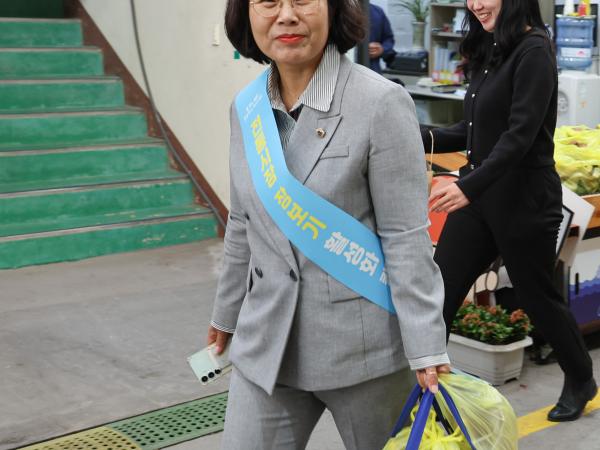 25년11월07일 경제관광문화위원회 전통시장 장보기 캠페인 (65) 4