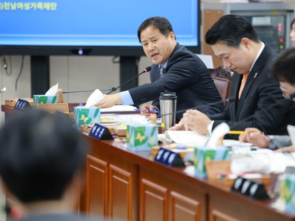 제395회 제2차 정례회 보건복지환경위원회 행정사무감사 첨부이미지 : 25년11월07일 제395회 제2차 정례회 보건복지환경위원회 행정사무감사 - 064.jpg