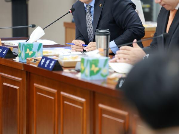 제395회 제2차 정례회 보건복지환경위원회 행정사무감사 첨부이미지 : 25년11월07일 제395회 제2차 정례회 보건복지환경위원회 행정사무감사 - 063.jpg