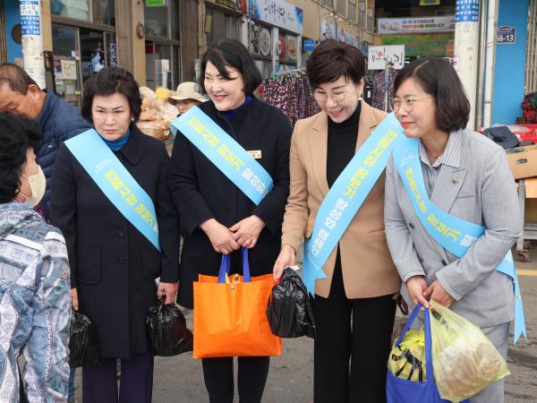 25년11월07일 경제관광문화위원회 전통시장 장보기 캠페인 (70) 9