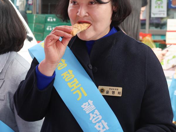 25년11월07일 경제관광문화위원회 전통시장 장보기 캠페인 (69) 10