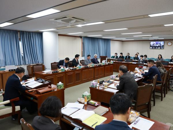 제395회 제2차 정례회 보건복지환경위원회 행정사무감사 첨부이미지 : 25년11월07일 제395회 제2차 정례회 보건복지환경위원회 행정사무감사 - 025.jpg