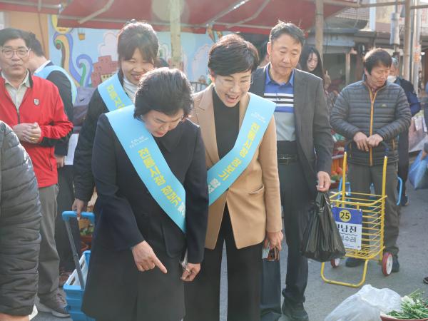 25년11월07일 경제관광문화위원회 전통시장 장보기 캠페인 (19) 4