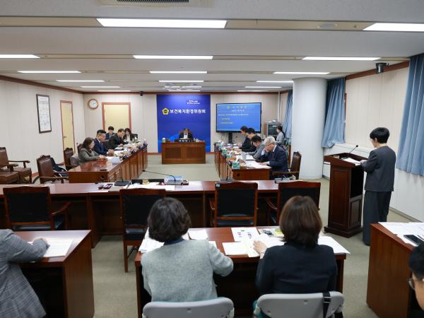 제395회 제2차 정례회 보건복지환경위원회 행정사무감사 첨부이미지 : 25년11월07일 제395회 제2차 정례회 보건복지환경위원회 행정사무감사 - 033.jpg