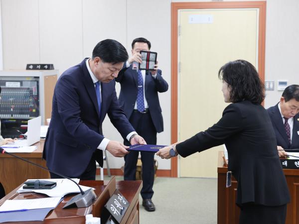 제395회 제2차 정례회 교육위원회 행정사무감사 등 회의 첨부이미지 : 25년11월05일 제395회 제2차 정례회 교육위원회 행정사무감사 등 회의 (5).jpg