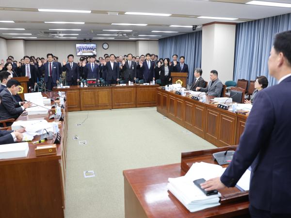 제395회 제2차 정례회 교육위원회 행정사무감사 등 회의 첨부이미지 : 25년11월05일 제395회 제2차 정례회 교육위원회 행정사무감사 등 회의 (6).jpg